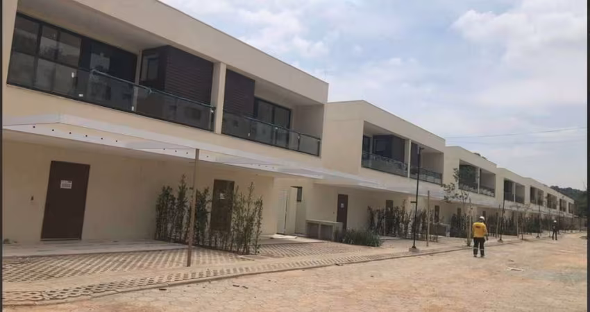 Casa com 3 quartos sendo 3 suítes, 4 banheiros e 2 vagas com 152m² em Alphaville Alpha House