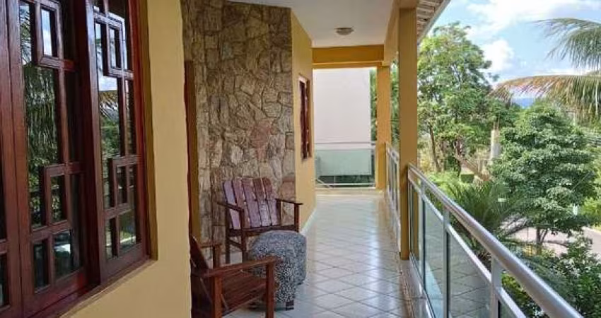 Casa com 03 suítes, 03 vagas, piscina e área gourmet