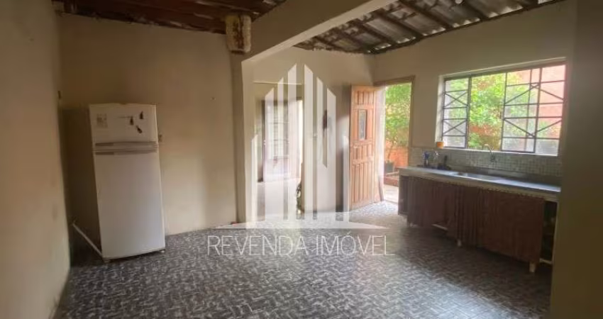 Imperdível! Casa à venda em Indianópolis, São Paulo-SP com 2 quartos, 1 banheiro, 2 vagas e 110m². Corra e garanta já!