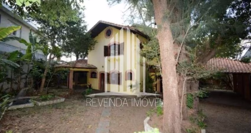 Casa de Luxo em Capela do Socorro, São Paulo: 5 Quartos, 5 Suítes, 3 Salas, 6 Banheiros, 3 Vagas de Garagem - 856m².