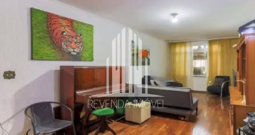Imóvel à venda no Brooklin Paulista, São Paulo-SP: 4 quartos, 1 suíte, 1 sala, 4 banheiros, 1 vaga, 200m².