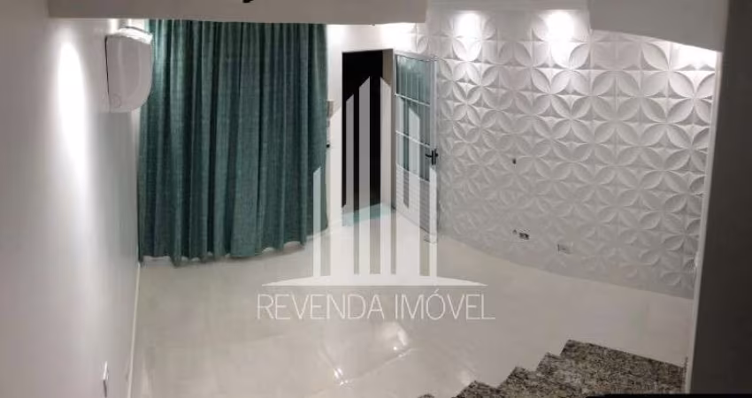 Imperdível! Casa à venda em SP, Vila Bancária Munhoz. 2 quartos, 3 banheiros, 1 vaga de garagem. Confira!