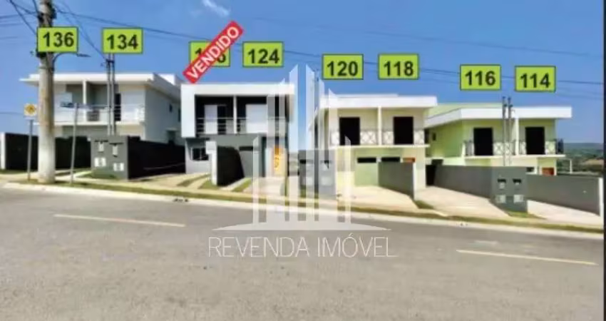 Casa à venda em Cotia-SP: 3 quartos, 1 sala, 1 banheiro, 2 vagas de garagem, 80,00 m² - Bairro Água Espraiada