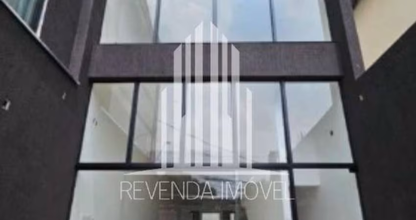 Salão Comercial à Venda em Santo André-SP, Bairro Jardim!  Sala, 2 Banheiros e Quintal com105m² de Área! Venha Conferir!
