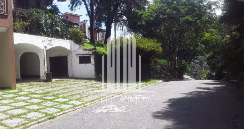 Casa em Condominio Fechado 3 Dormitorios 1 suite 5 banheiros 6 vagas