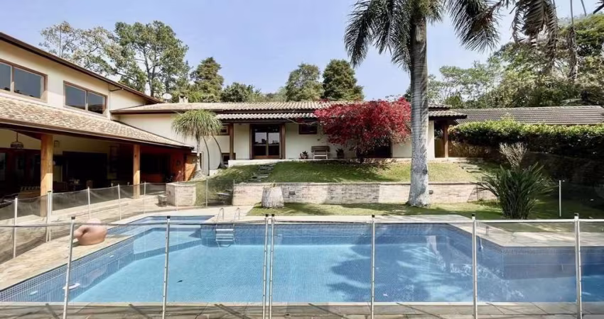4sts, lareira, varanda gourmet, piscina e campinho!