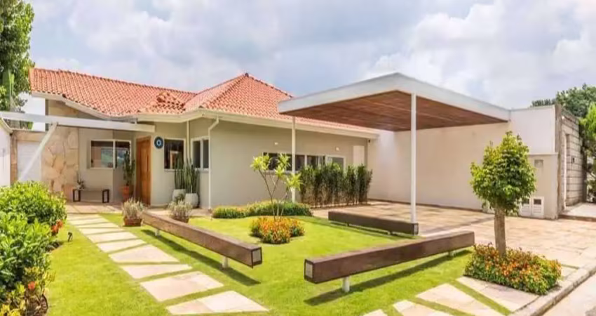 Casa em condomínio - TÉRREA! Linda e reformada! 3 d/1 ste + edícula!