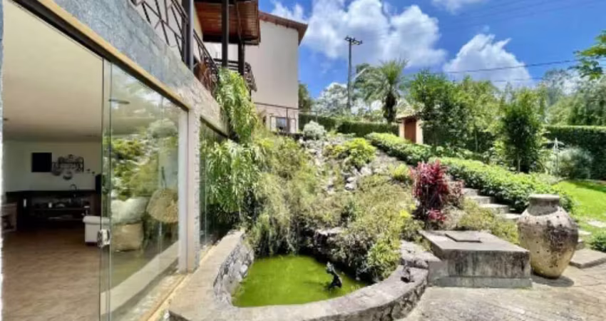 Casa em condomínio - 4d/2sts, casa de esquina, semi-térrea, gourmet, vista!