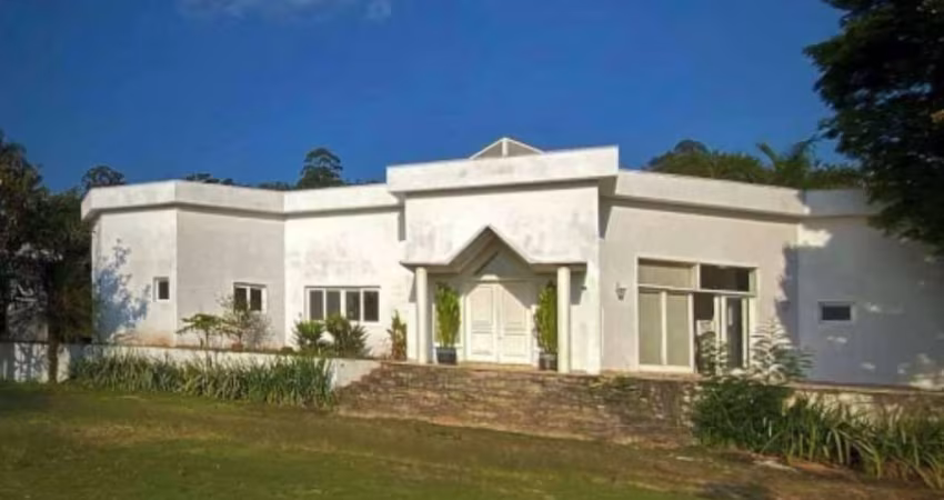 Casa - 3.500 m² de terreno, 5 sts, piscina, salão!