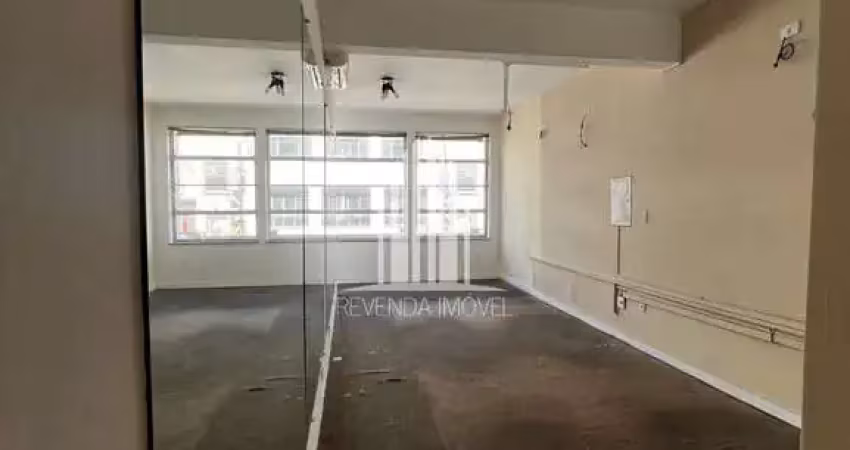 Aluguel cjto comerical 94m² com 1 sala, 2 banheiros, não possui vaga