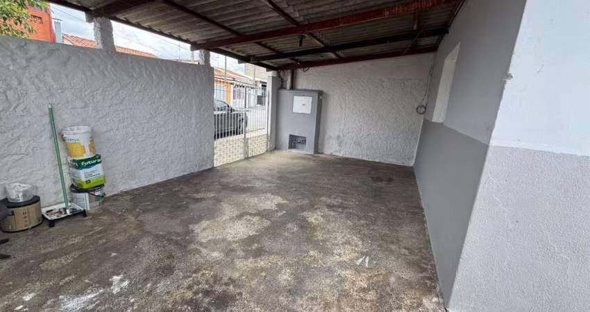 Casa térrea de esquina no bairro Vila Fiori em Sorocaba
