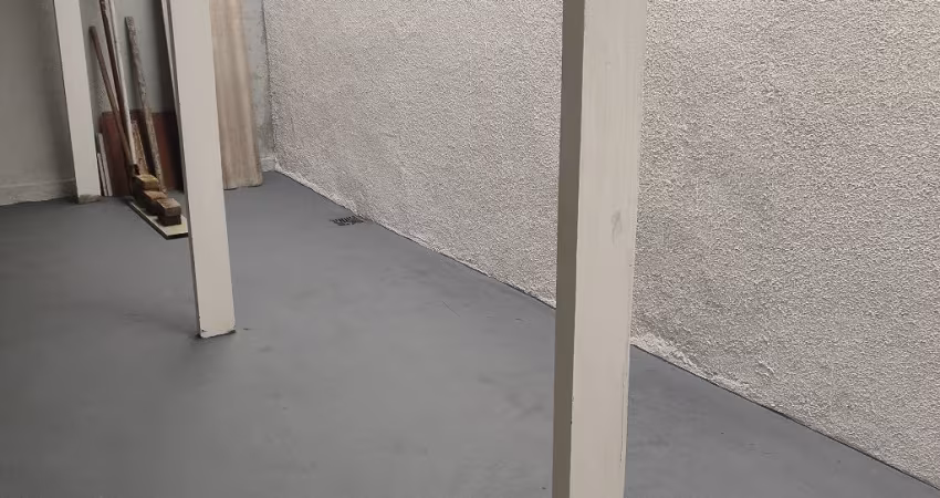 Edícula na avenida no satélite