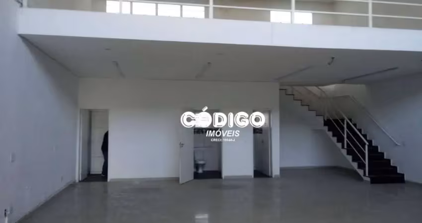 Disponível para locação, este excelente imóvel comercial está localizado em ponto estratégico da rua siqueira campos – ideal para negócios que buscam