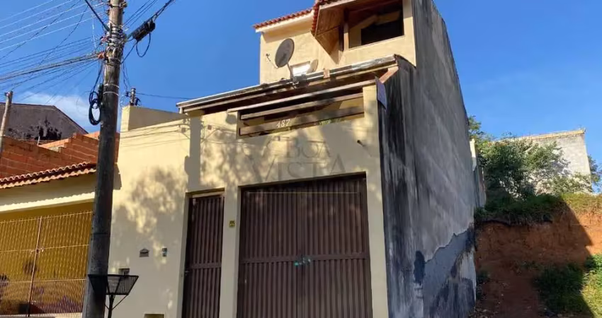 Casa à venda - 3 quartos, 1 quarto com closet, 1 suite, garagem coberta para 3 veículos, 150m², san