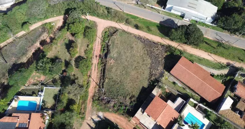 Terreno à venda no Jardim Santos Reis, Piracaia 