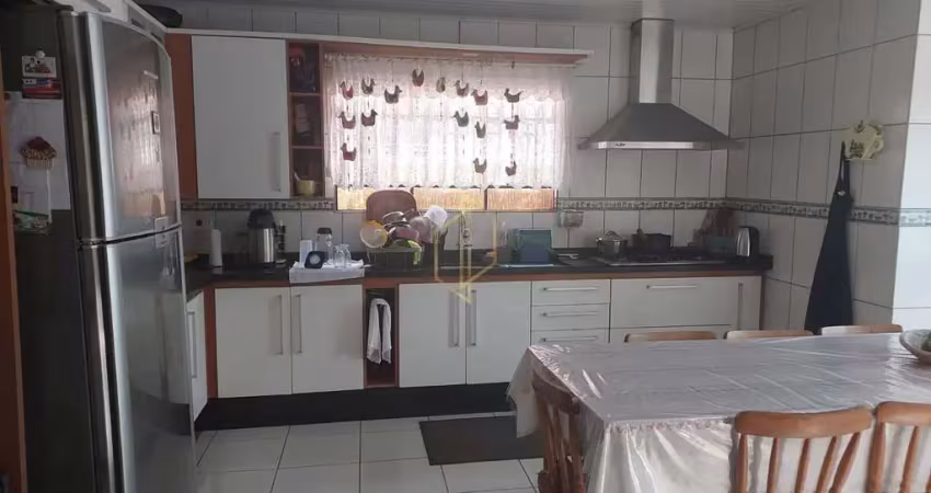 Casa com 3 quartos à venda na Rua Cruz Alta, Fátima, Joinville