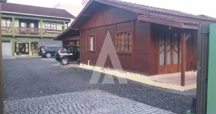 Casa com 6 quartos à venda na Rua São Miguel, --, Boa Vista, Joinville