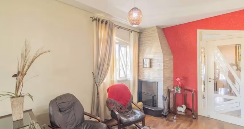 Casa com 4 quartos à venda na Rua São Leopoldo, --, Boa Vista, Joinville