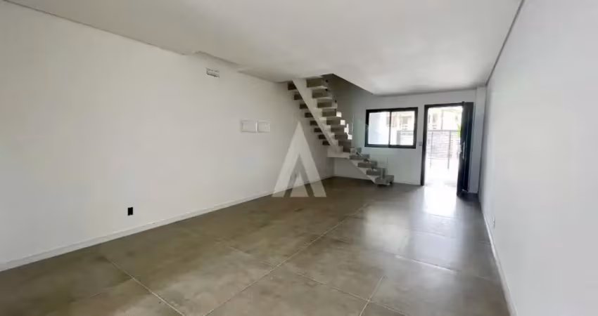 Casa com 3 quartos à venda na Rua Matilde Amim, --, Boa Vista, Joinville