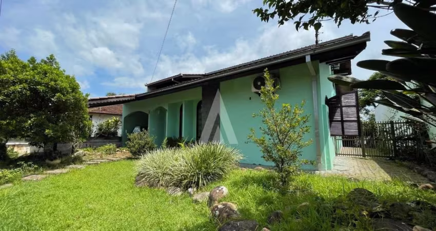Casa em condomínio fechado com 5 quartos à venda na Rua Xanxerê, --, Saguaçu, Joinville