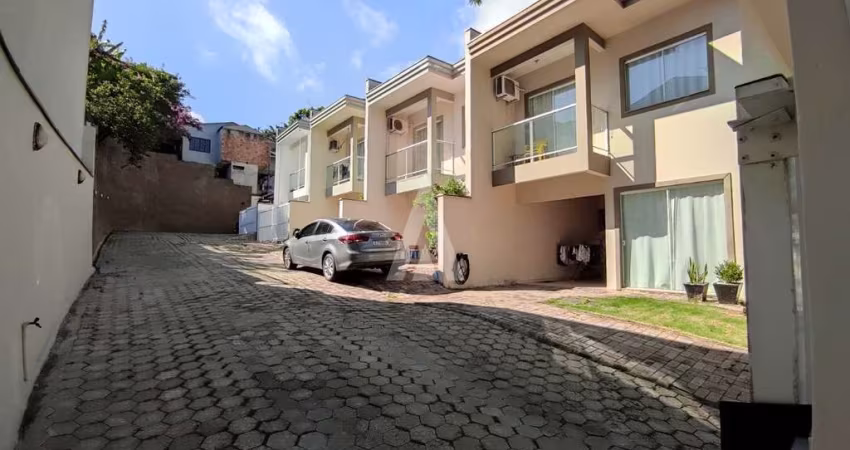 Casa em condomínio fechado com 2 quartos à venda na Rua Soledade, --, Iririú, Joinville