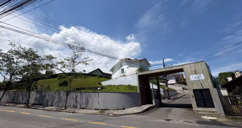 Terreno em condomínio fechado à venda na Rua Colon, --, Glória, Joinville
