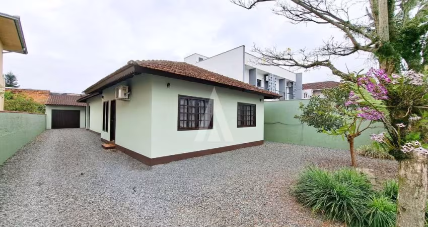 Casa com 3 quartos à venda na Rua Deputado Lauro Carneiro de Loyola, --, Iririú, Joinville