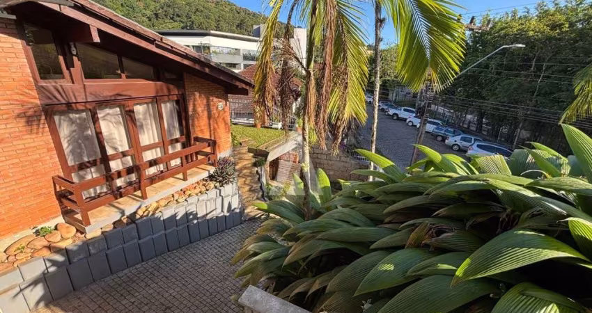 Casa à venda na Rua Bela Vista, --, Saguaçu, Joinville