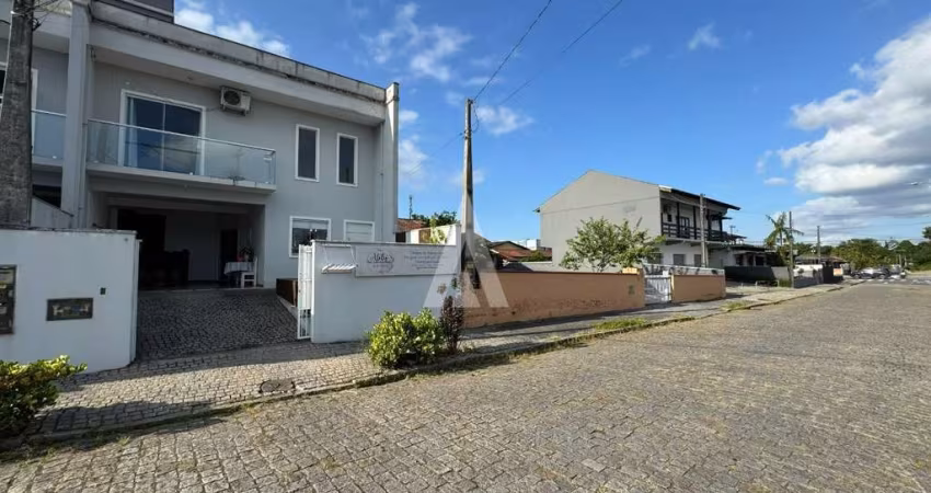 Casa com 2 quartos à venda na Rua João Pinheiro, --, Floresta, Joinville