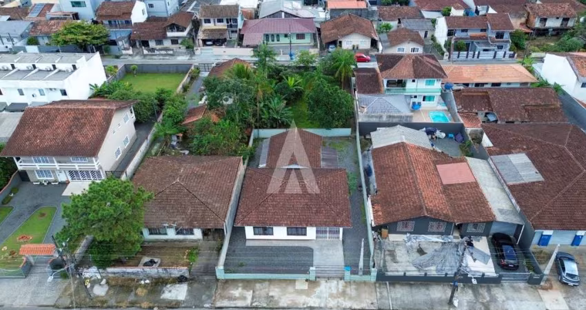 Casa com 4 quartos à venda na Rua Senador Rodrigo Lobo, --, Iririú, Joinville