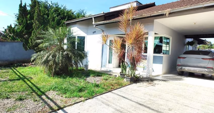 Casa com 3 quartos à venda na Heinzi Zietz, --, Vila Nova, Joinville