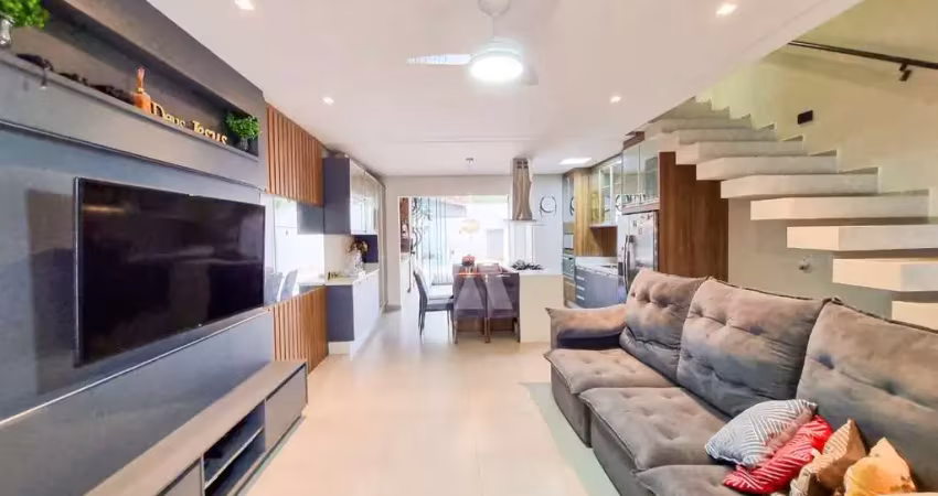 Casa com 3 quartos à venda na Rua Ernesto Ravache, --, Santo Antônio, Joinville