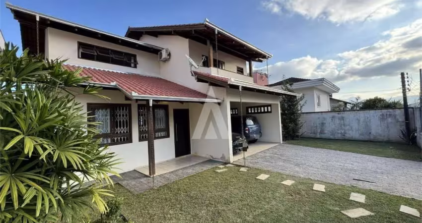 Casa com 3 quartos à venda na Rua Barriga Verde, --, Bom Retiro, Joinville