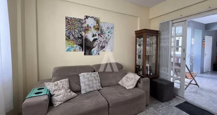 Casa com 4 quartos à venda na Rua Jurueba, --, Guanabara, Joinville