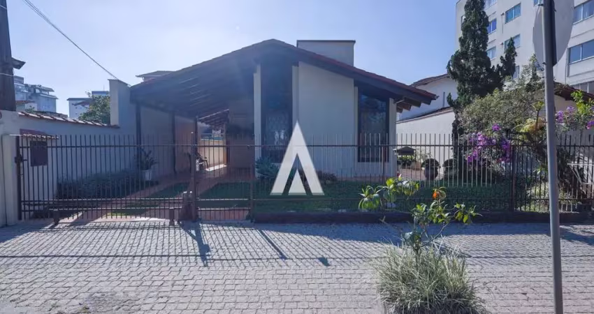 Casa com 3 quartos à venda na Rua Padre Kolb, --, Bucarein, Joinville