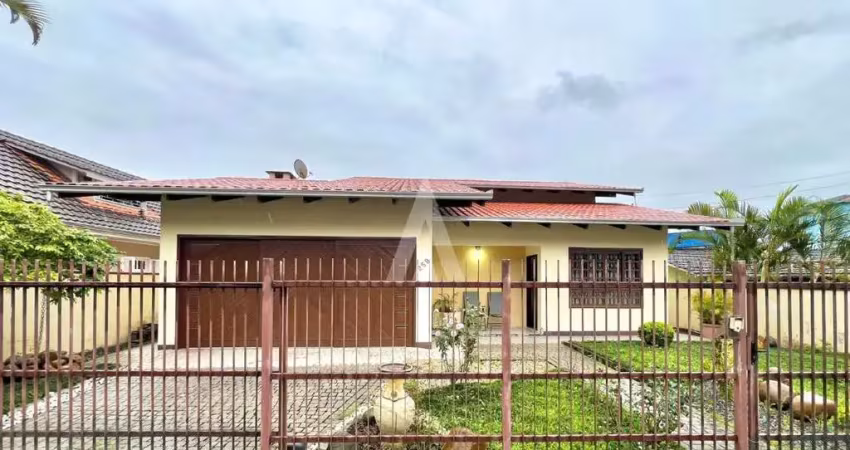 Casa com 3 quartos à venda na Rua Herval do Oeste, --, Saguaçu, Joinville