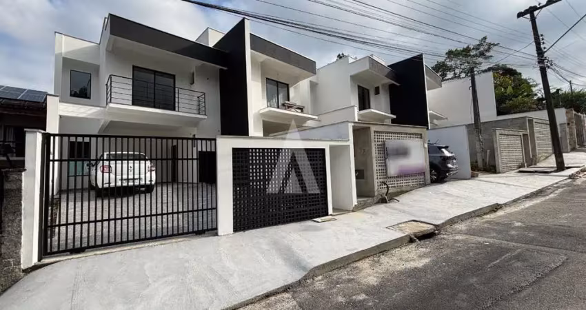 Casa com 3 quartos à venda na Rua João Krisch, --, Glória, Joinville