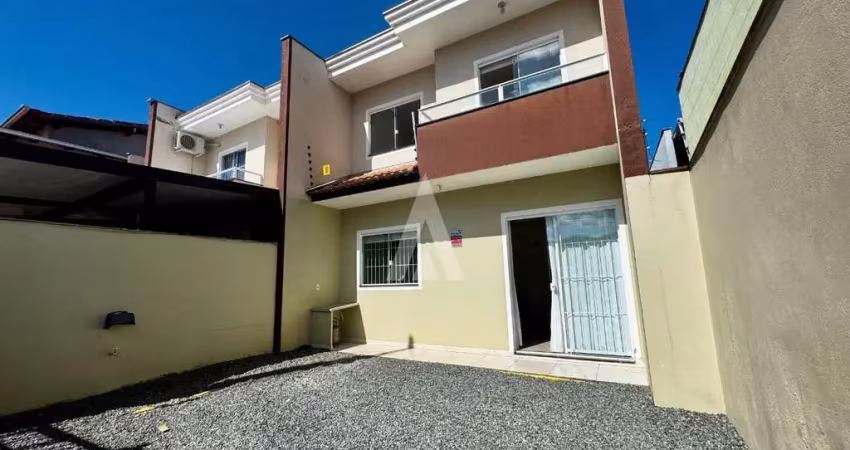 Casa com 2 quartos à venda na Rua Martinho Van Biene, --, Jardim Iririú, Joinville