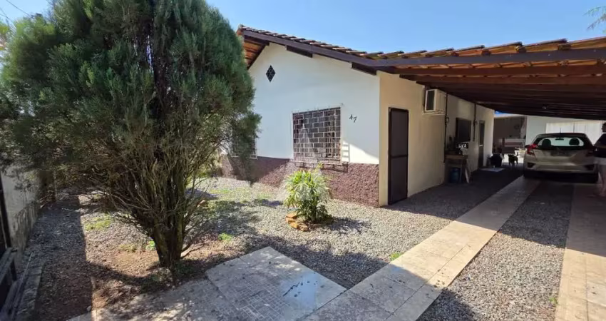 Casa com 3 quartos à venda na Harold Carlos Miers, --, Vila Nova, Joinville