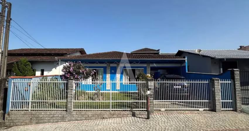 Casa com 3 quartos à venda na Rua Luiz Carlos Schroeder, --, Costa e Silva, Joinville