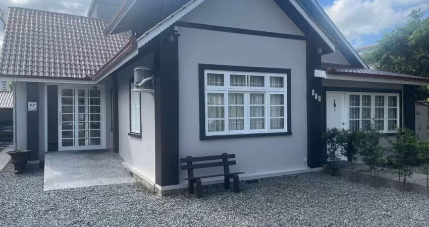 Sala Comercial para Locação em Joinville, Centro, 1 banheiro, 1 vaga