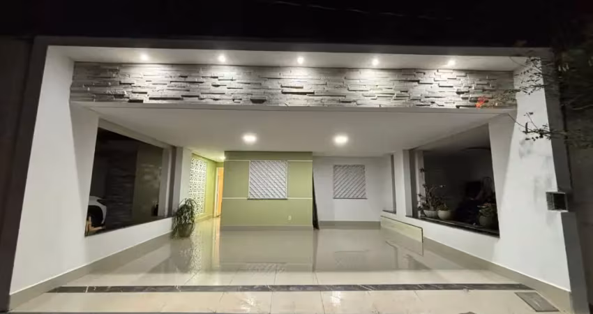Aluga - se casa de 3 quartos no condominio residencial san marino
