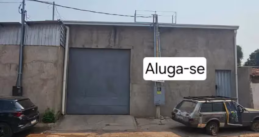 Aluga - se barracão comercial de 300m2 - localizado no dom aquino