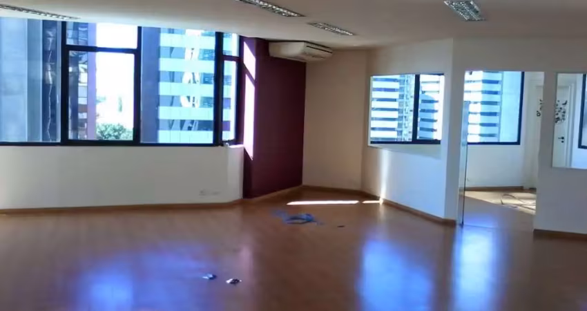Sala comercial para alugar na Rua Geraldo Flausino Gomes, 42, Cidade Monções, São Paulo