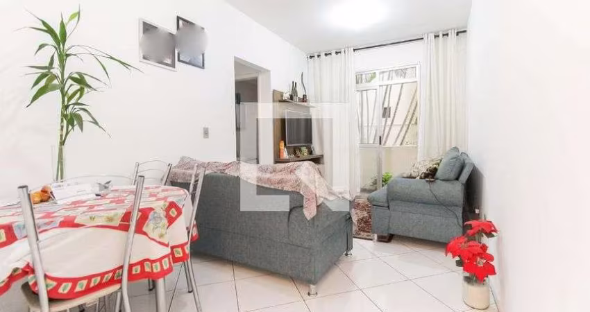 Apartamento à Venda - Vila Carmosina, 2 Quartos,  48 m2