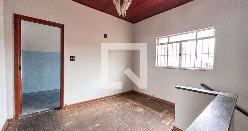 Casa à Venda - Água Branca, 2 Quartos,  61 m2