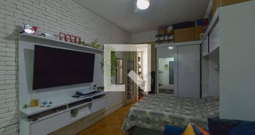 Apartamento à Venda - Liberdade, 1 Quarto,  33 m2
