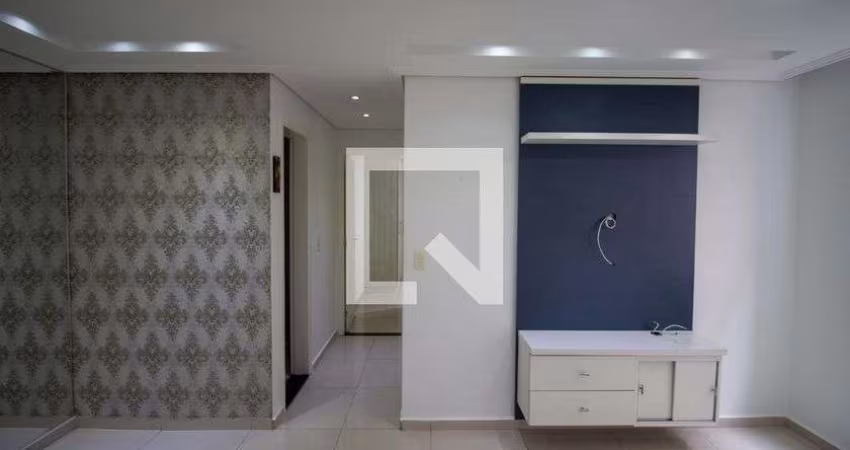 Apartamento à Venda - Vila Carmosina, 2 Quartos,  45 m2