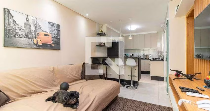 Casa à Venda - Vila Carmosina, 2 Quartos,  72 m2