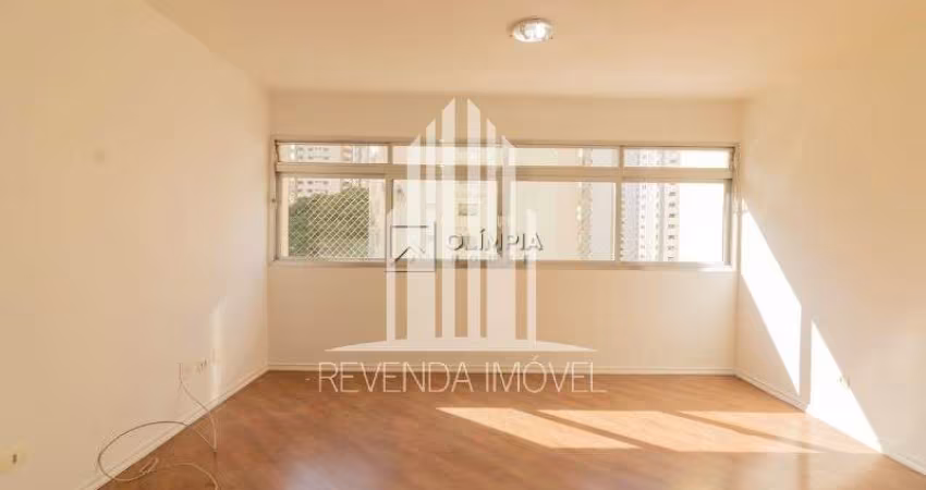 Excelente oportunidade! Venha conhecer este incrível apartamento de 90m², com 3 dormitórios sendo 1 suíte e 1 vaga de garagem. O imóvel possui armário